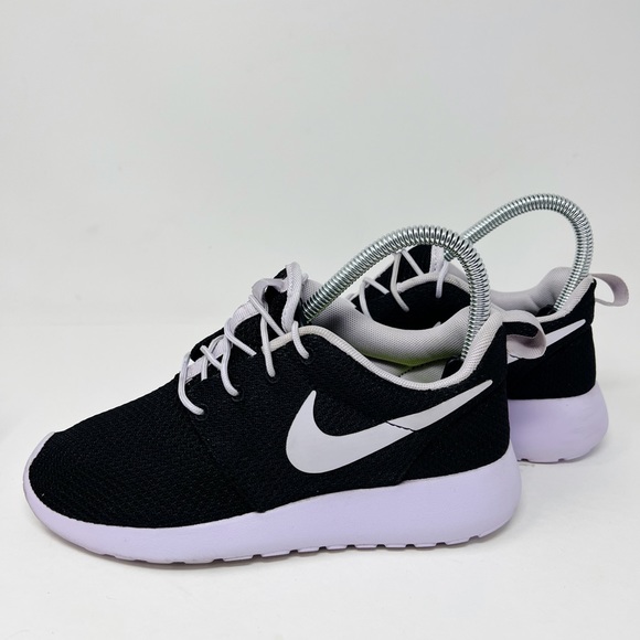 Nike Roshe Run ID 616841-993 Women's Purple Black Running Shoes Size 5 Fast Ship - Picture 3 of 7